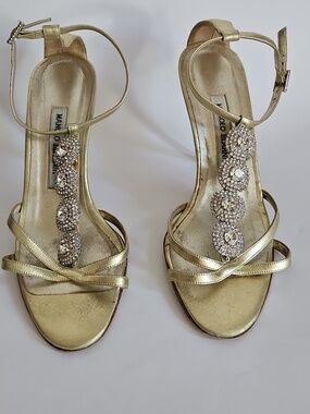 Manolo Blahnik Gold Crystal T-Strap Ankle Strap Evening Sandals Size 38